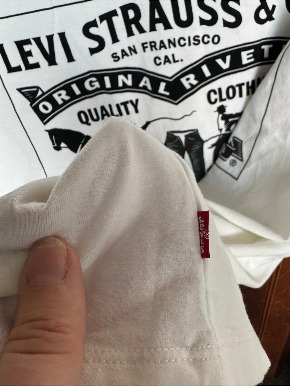 Levi's White Two Horse Graphic Tee Men's Size XXL Standard Short Sleeve T-Shirt
